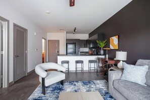 Smart TV - Landing | Chic 1BD, Courtyard (Springfield)