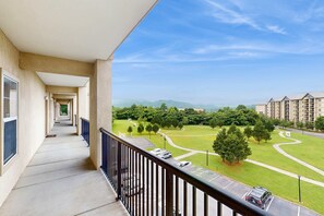 Property grounds - Fun Near Downtown Escape・Pool Access・Games・Hot tub (Pigeon Forge)