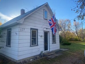 Exterior - Ituna Small Stop (Ituna)