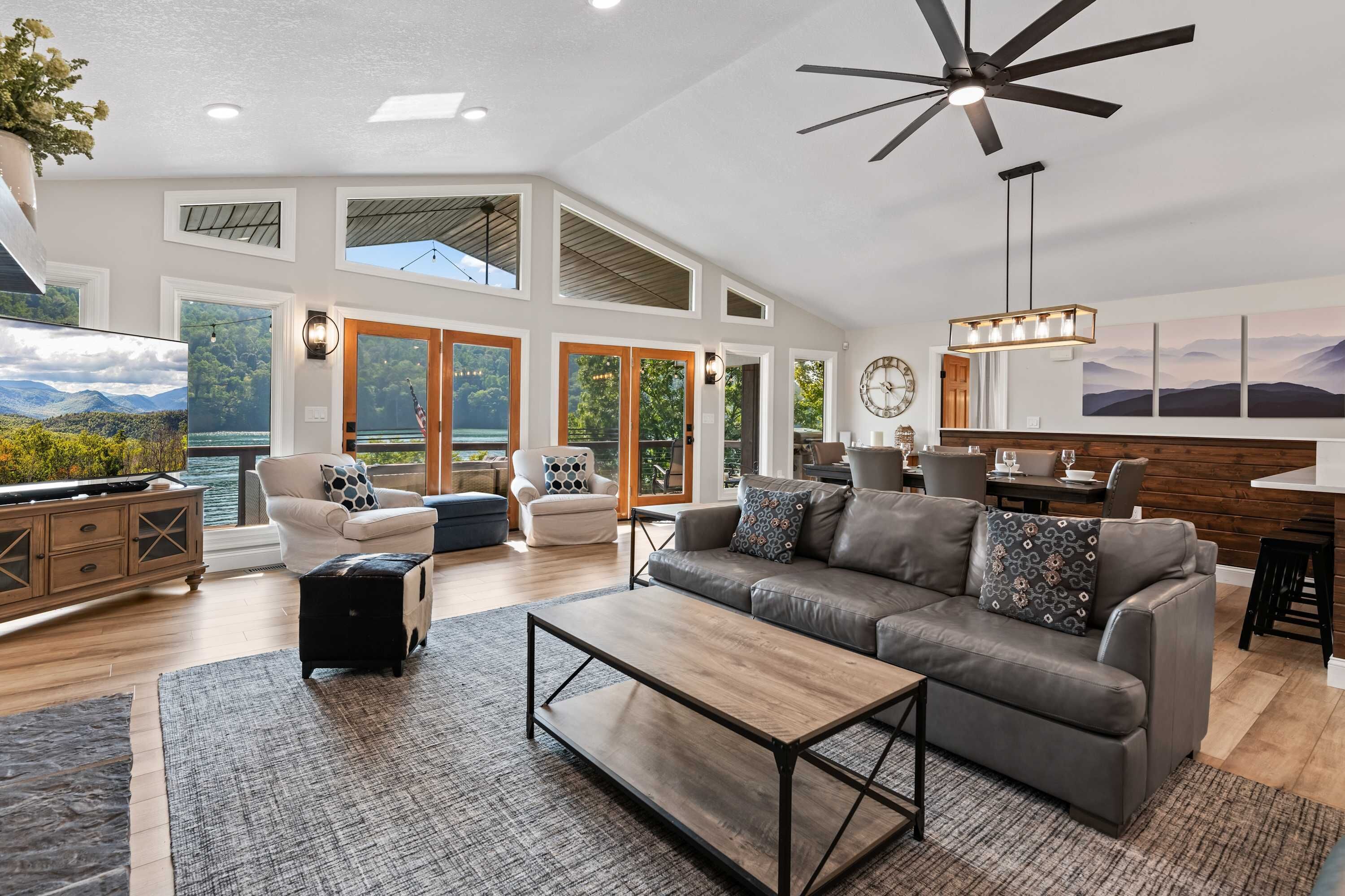 TV, fireplace, DVD player, offices