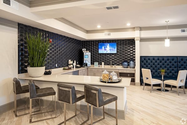 Dining - Landing | Chic 2BD, Clubhouse, Gym (Palm Bay)