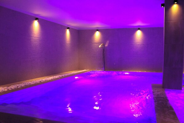 Deep-tissue massages, sports massages, 1 treatment room, massages