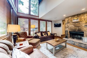 TV, fireplace, table football, offices - Serene Mountain Escape, Near Downtown・Pool Access (Gatlinburg)