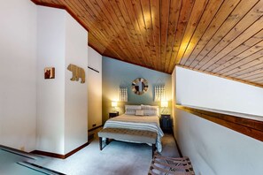 Tabla de planchar con plancha, wifi, ropa de cama