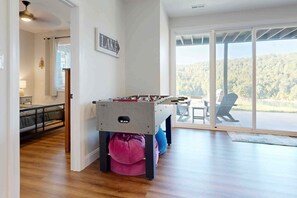 غرفة الألعاب