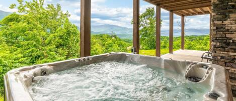 Tina de hidromasaje al aire libre