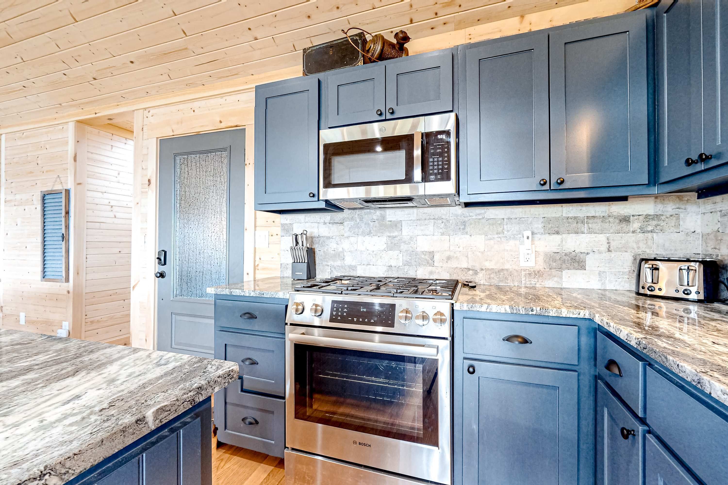 冰箱、微波炉、烤箱、炉灶