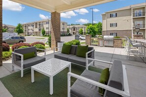 Terrace/patio - Landing | Incredible 2BD, Clubhouse, Gym (Hillsborough)