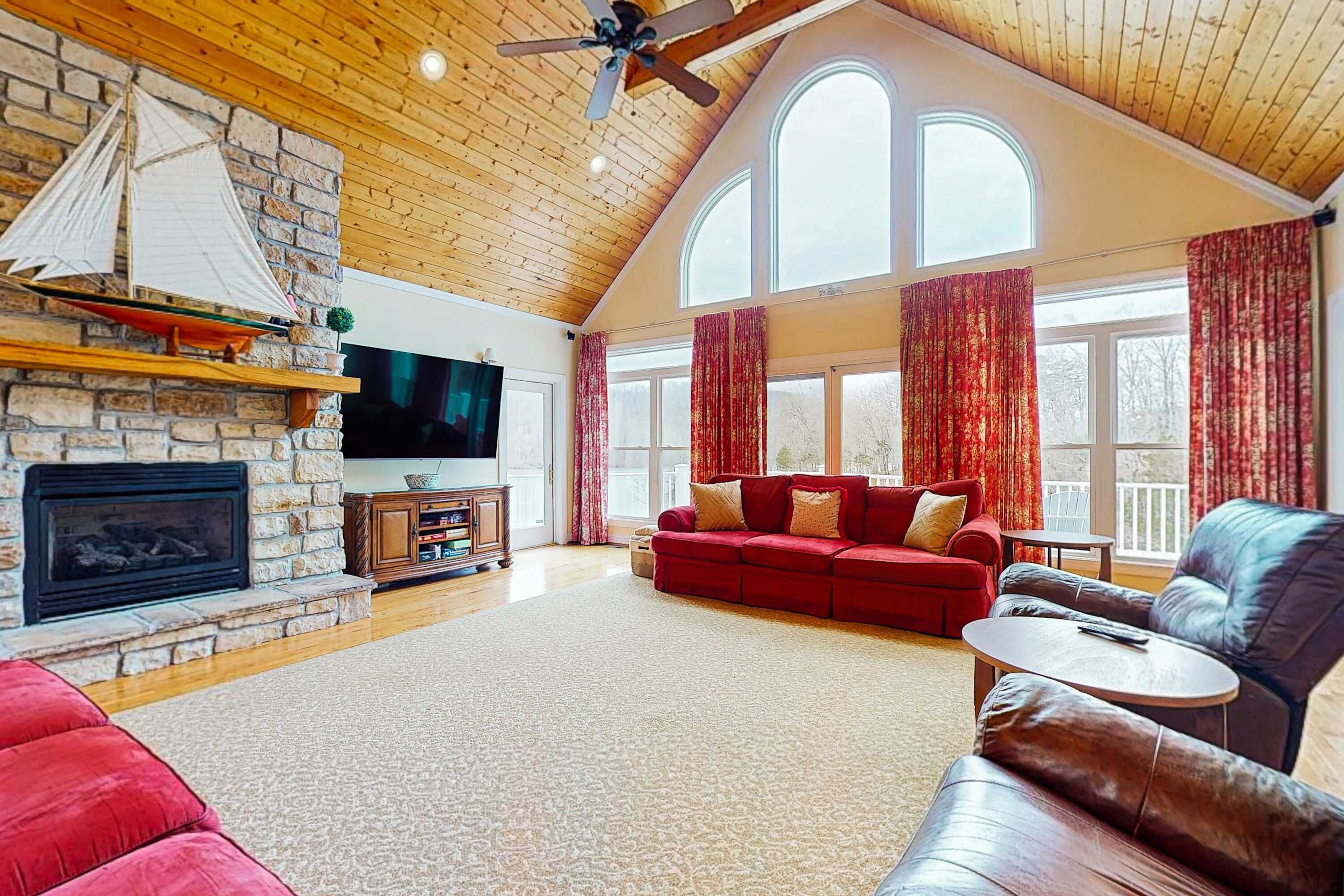 Fernseher, Kamin, DVD-Player, Arbeitsbereiche