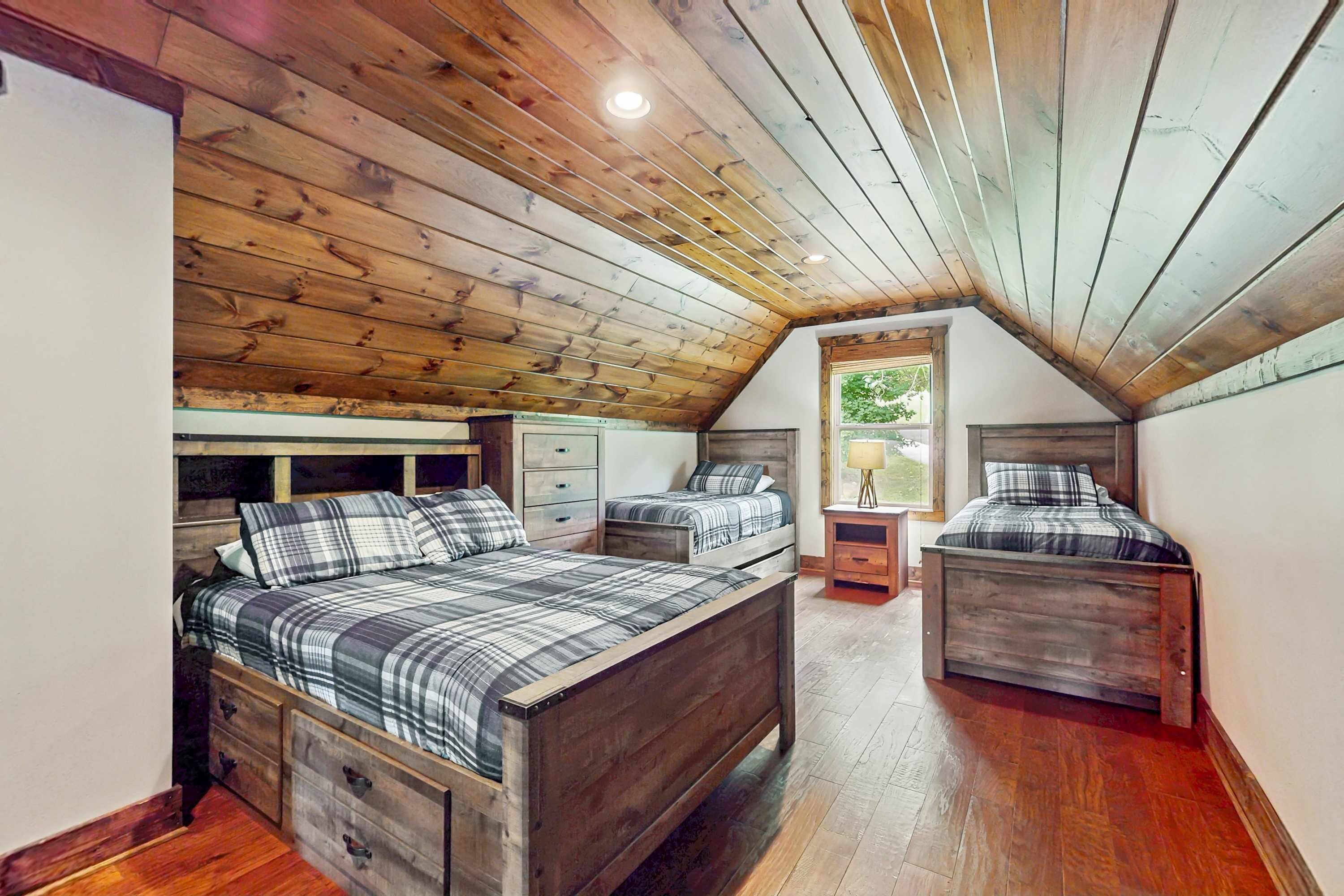 Tabla de planchar con plancha, wifi y ropa de cama 