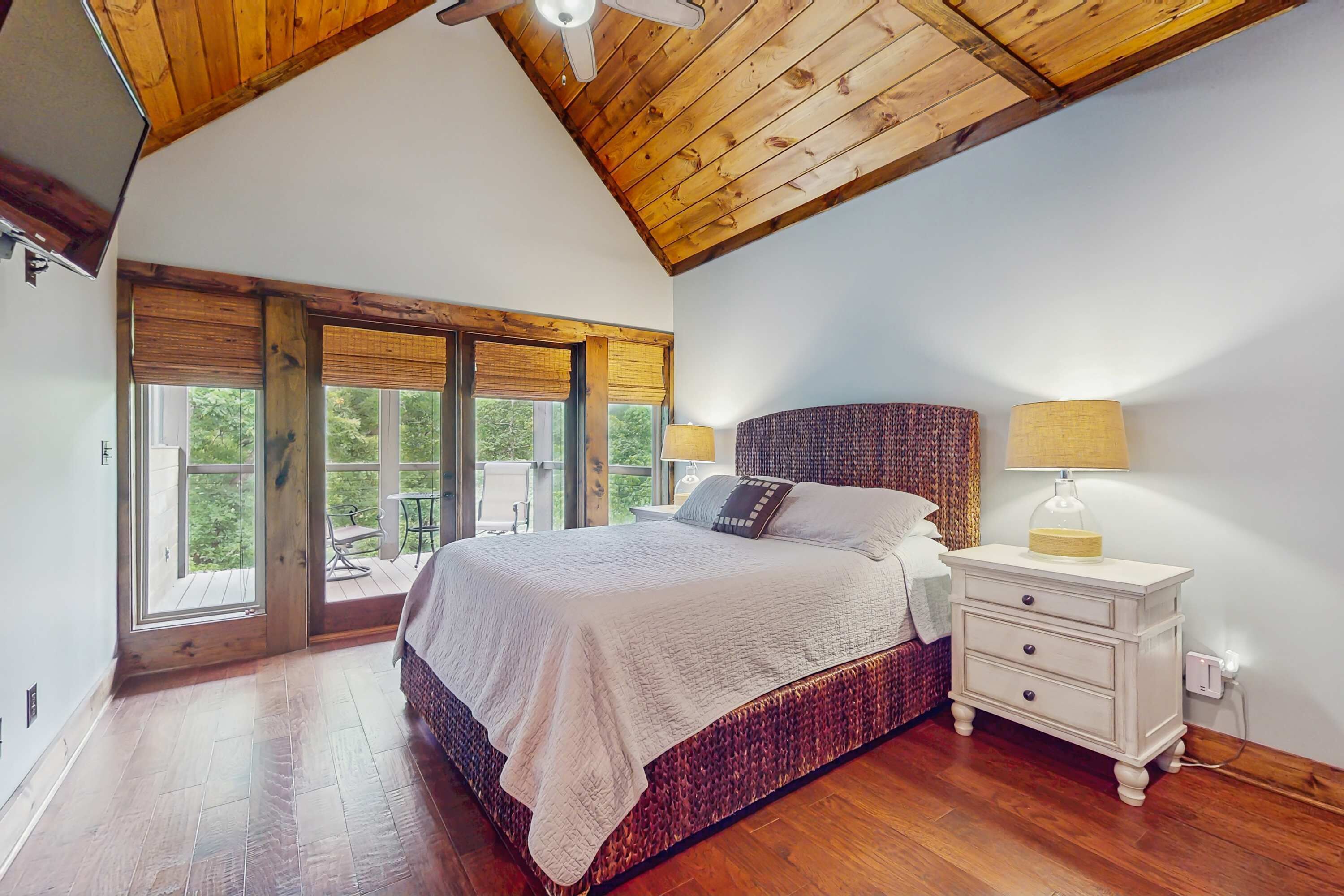 Een strijkplank/strijkijzer, wifi, beddengoed