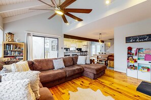 Televisio, DVD-soitin, työhuone