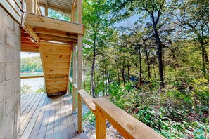 Property grounds - Dog Welcome Waterfront Home, Sleeps 12, Firepit (LaFollette)