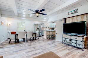 Interior - Dog Welcome Waterfront Home, Sleeps 12, Firepit (LaFollette)