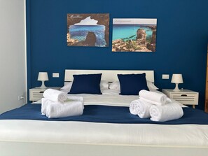 2 quartos, ferros/tábuas de passar roupa, acesso à internet