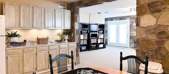 Waterfront Living, Sleep 10・Dock・Boat Launch・Grill