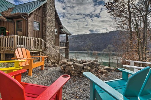 Lakefront Cabin, Sleeps 16・Dock・Fire Pit・Hot Tub