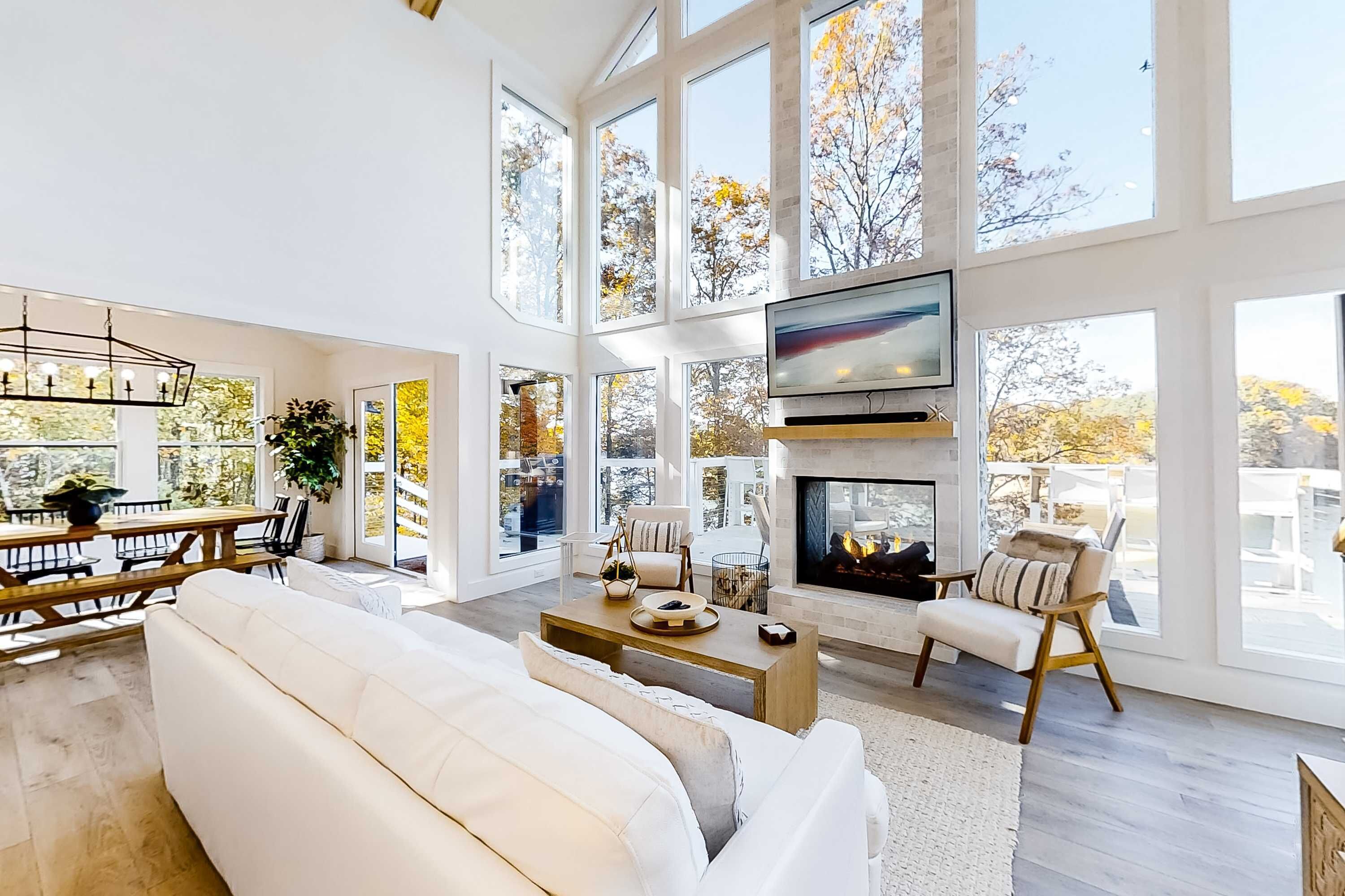 电视、壁炉、办公室