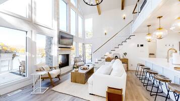 电视、壁炉、办公室