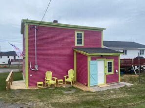 Exterior - Salt box on Brinson’s (Winterton)