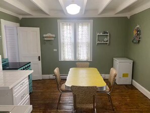 Dining - Salt box on Brinson’s (Winterton)