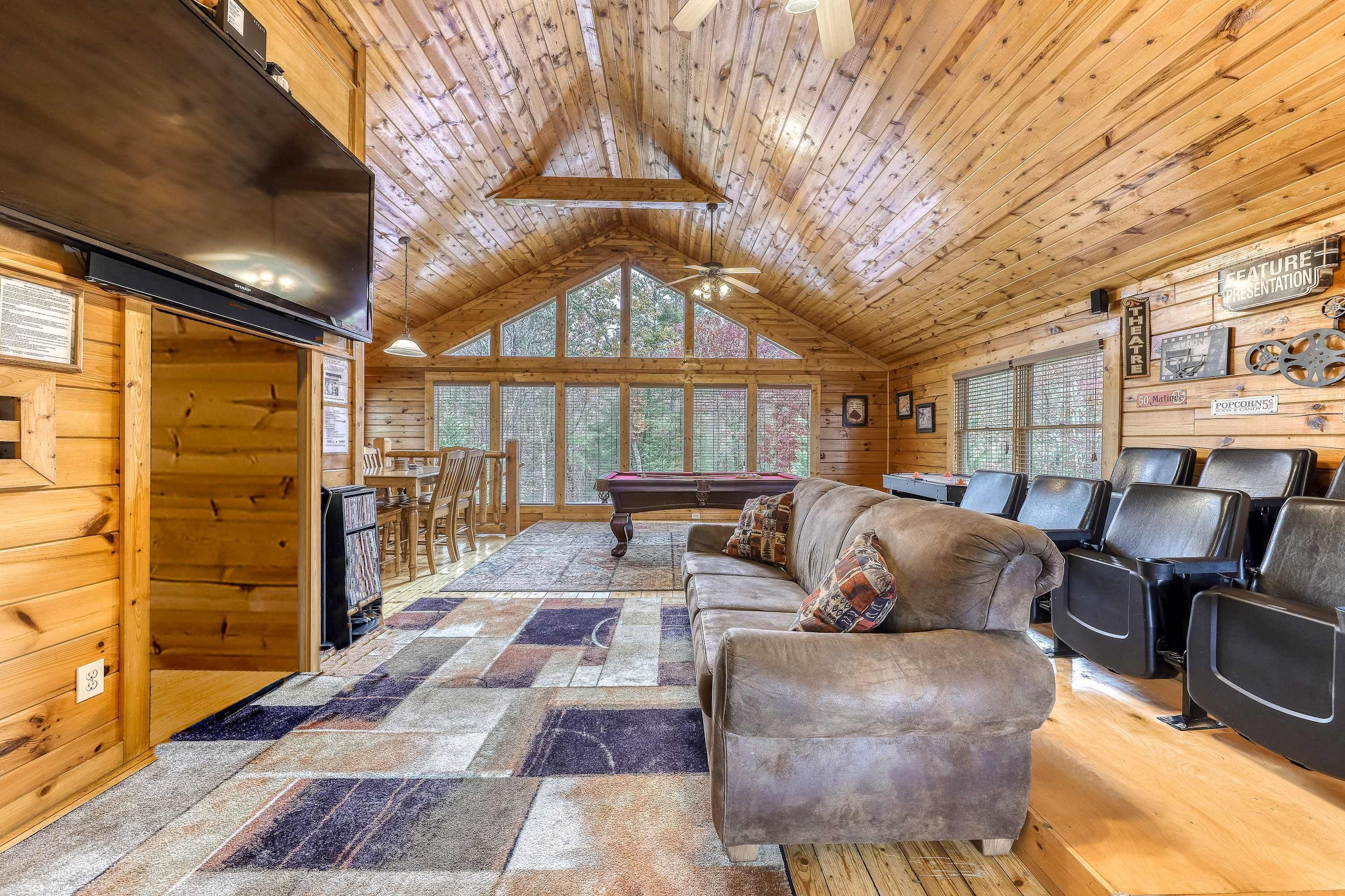 TV, caminetto, lettore DVD, studio