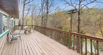 Serene Lake Home, Sleep 7・Grill・Games・Dog Friendly