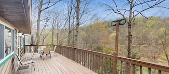 Serene Lake Home, Sleep 7・Grill・Games・Dog Friendly