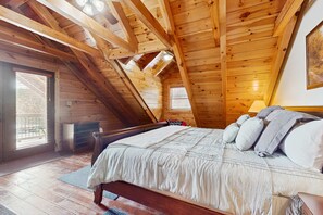 Iron/ironing board, WiFi, bed sheets - Lakeside Cabin, Sleep 18・Hot tub・Games・Dog Welcome (Caryville)