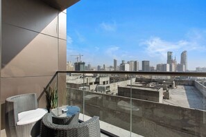 Property grounds - Upscale Studio in Park View JVC (Dubai)