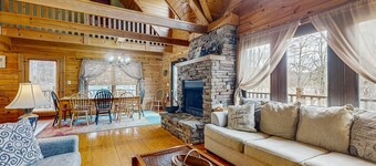 Dog Welcome Lake Home, Sleeps 15・Floating Dock