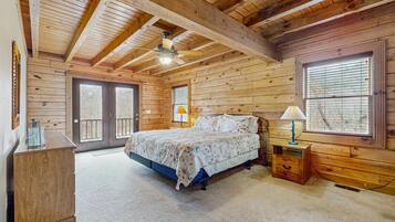 Fer et planche Ă repasser, Wi-Fi, draps fournis