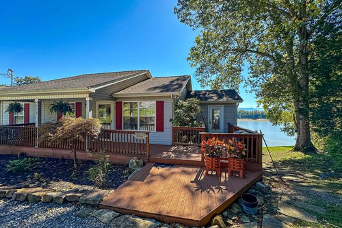 Serene Lakefront Home・Dock・Game room・Fire Pit