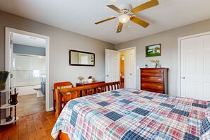 4 slaapkamers, een strijkplank/strijkijzer, wifi, beddengoed