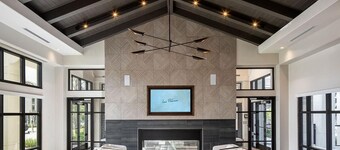 Landing | Stunning 2BD, Clubhouse, Gym