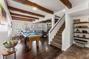 Games room - Luxury Cabin, Sleeps 8, Game Room, Clubhouse Access (Gatlinburg)