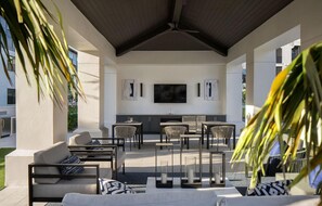 Outdoor dining - Landing | Spectacular 2BD, Clubhouse, Pool (Miromar Lakes)