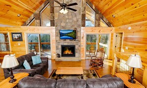 Televisio, takka, työhuone