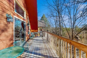 Property grounds - Resort Cabin, Sleeps 10, Hot Tub, Pool Table, Deck (Pigeon Forge)
