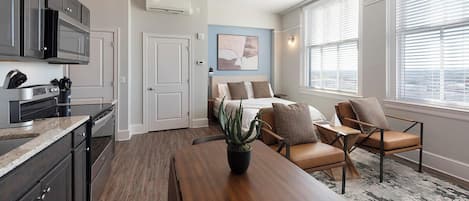 Bureau, fer et planche à repasser, Wi-Fi, draps fournis