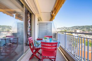 Outdoor dining - Les Antilles avec balcon et vue mer panoramique (Cannes)