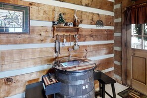 Interior - Mtn View Cabin, Sleeps 4・N the Woods・Deck・Hot Tub (Sevierville)