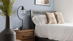 Desk, iron/ironing board, WiFi, bed sheets
