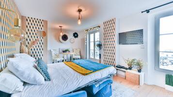 Iron/ironing board, internet, bed sheets