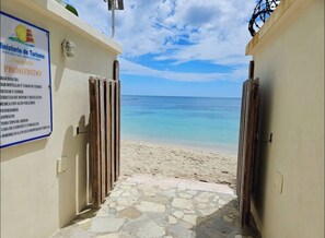 Beach - JuanDolio Penthouse 3 bedrooms  Beachfront frente a hemingway (Playa Juan Dolio)