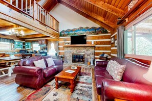 TV, fireplace, foosball - 2 Story Charming Cabin, Sleeps 8, Firepit, Hot Tub (Sevierville)