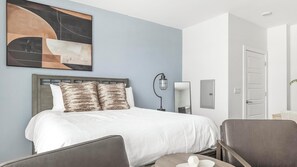 Desk, iron/ironing board, WiFi, bed sheets - Landing | Spectacular Studio, Pool, Yoga Studio (Birmingham)