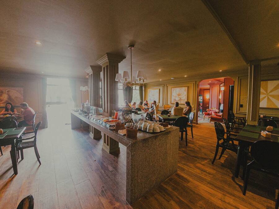 Free daily buffet breakfast