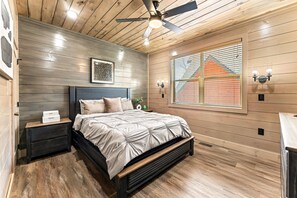 4 bedrooms, iron/ironing board, WiFi, bed sheets - Luxe Cabin, Sleeps 14, Pool, Hot Tub, Theater Room (Pigeon Forge)