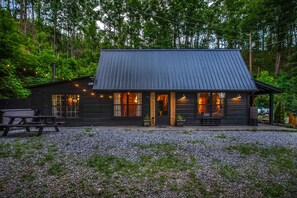 Exterior - Rustic Charm, Sleeps 8・Modern Comfort Near Smokies (Sevierville)